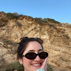 Meet your Posher, Bella